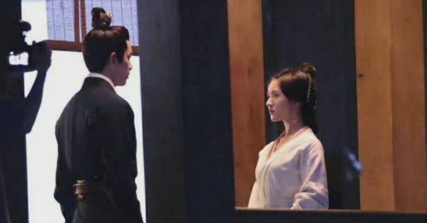 吴磊和赵露思出妆被偶遇,赵露思甜美可爱,吴磊也太酷了吧
